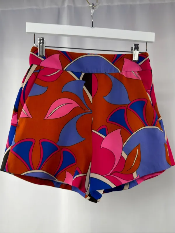 Zara High-Waist Floral Shorts in‎ Red, Pink & Blue Size Extra Small - Image 2