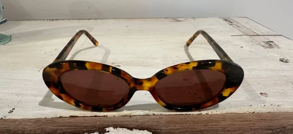 Lu Goldie Sunglasses - Image 4