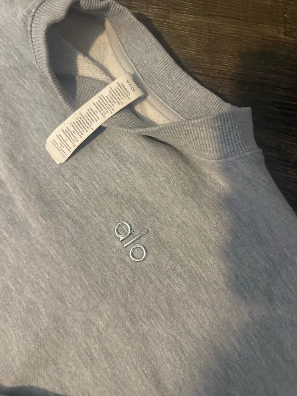 Alo Yoga Sweatshirt - Image 2