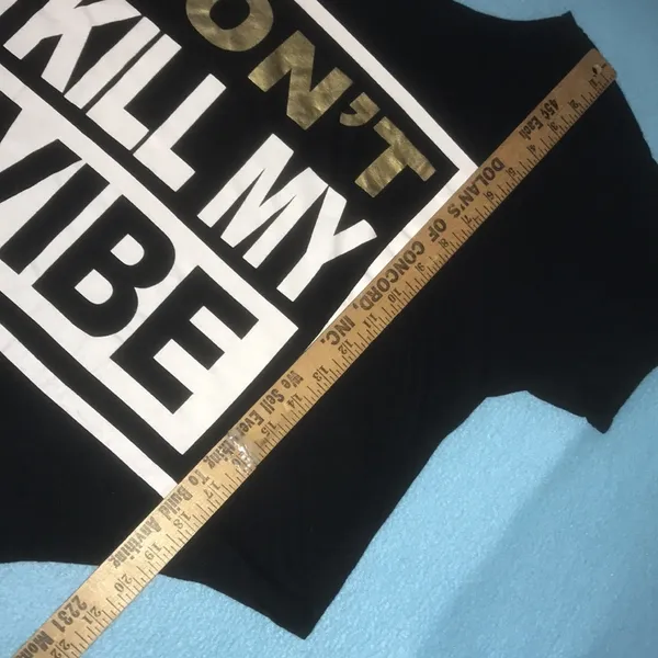FREEZE crop top “Don’t Kill My Vibe” ties at bottom short sleeve T-shirt size M - Image 5