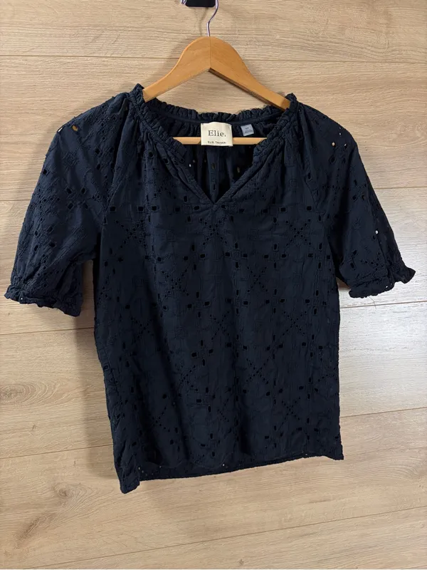 Elie Tahari Black Eyelet V-Neck Top Small - Image 2