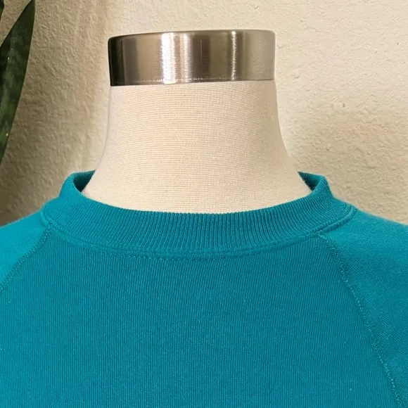 Vintage Howling Coyote Graphic Sweatshirt USA‎ Made Teal Medium - Image 4
