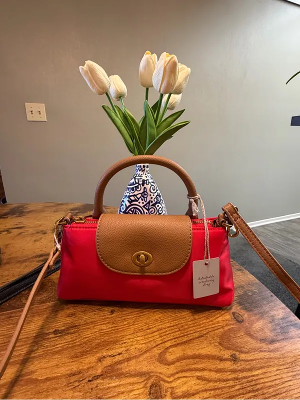 NWT Stunning Red & Tan 2-in-1 Convertible Crossbody Handbag | Chic Top Handle Ba - Image 4