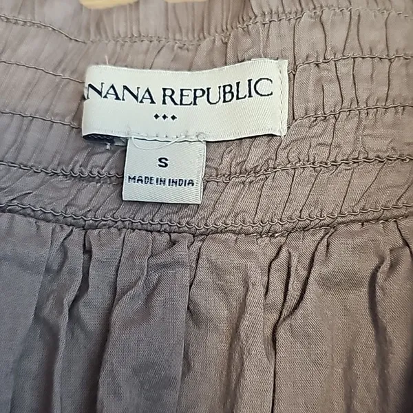 Banana Republic -1915 A-line Mini Skirt Taupe‎ Women's size Small - Image 2