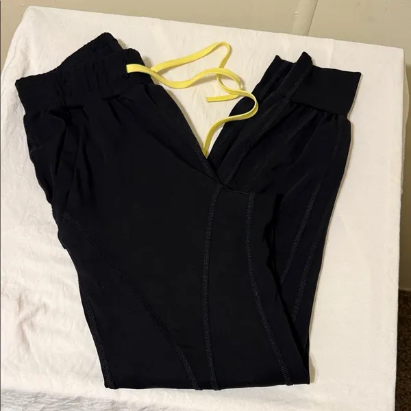 CODE Womens XS PIRATEX Power 3 Black Athletic Pants with Yellow Drawstring - Image 2