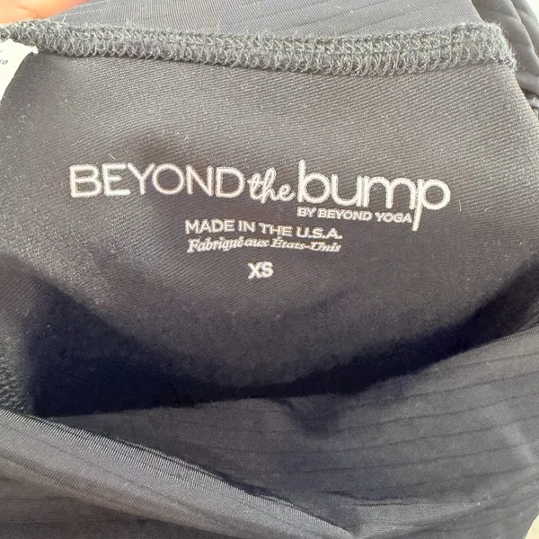 Beyond Yoga Alloy Beyond The Bumpy Maternity Leggings Black‎ Silver XS - Image 4