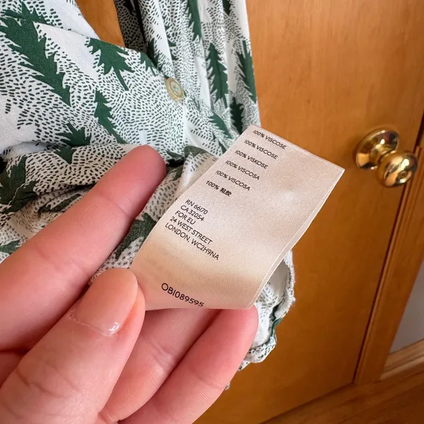 Maeve Anthropologie Blouse Women 4 Green Pine Tree‎ Forest Print Ruffle V-Neck - Image 4