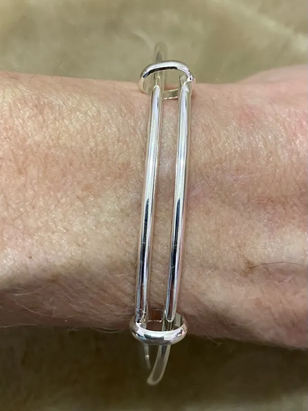 .925 Sterling Silver Bangle Bracelet. - Image 5