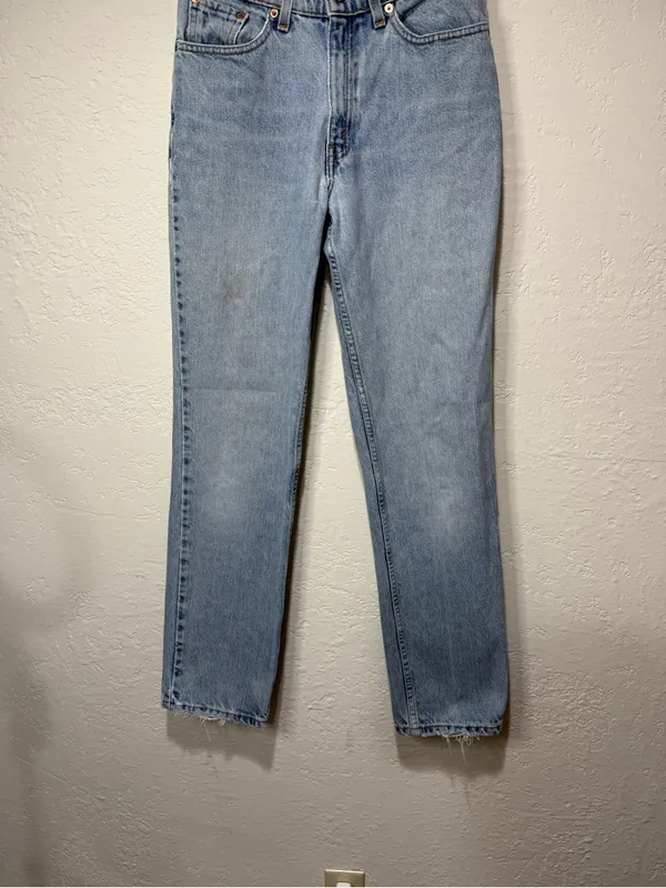 Vintage Levi 512 SLim Fit Light Wash High Rise Straight Leg Jeans Size 26” Wasit - Image 3