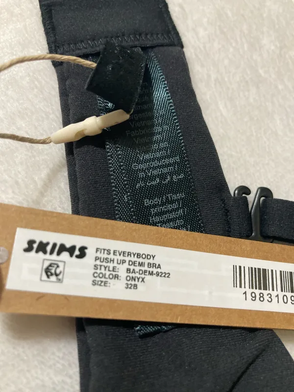 SKIMS Fits Everybody Push-Up Bra 32B - Image 5