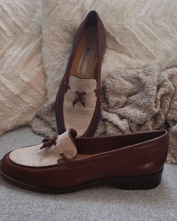 Etienne Aigner Vintage 1970 Burgundy Leather And Cream Loafers - Image 4