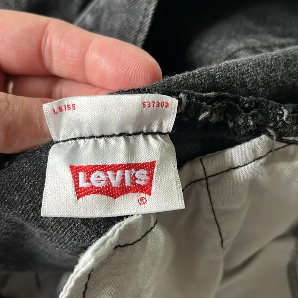 Levi’s 501 cutoff denim button fly shorts size 30 - Image 8