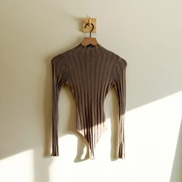 Abercrombie and Fitch Rib High Neck Bodysuit Size XS - Image 4