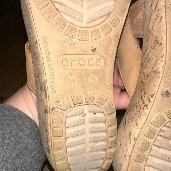 Crocs rubber washable faux cork ortho tan 7 wedge sandals - Image 3
