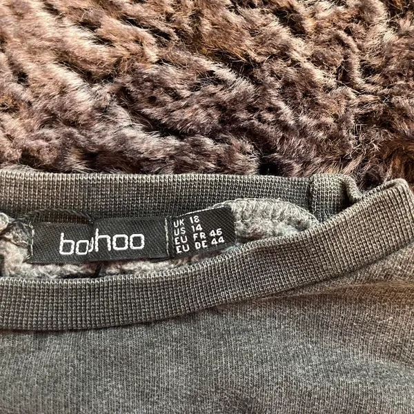 Boohoo crewneck  - Image 3
