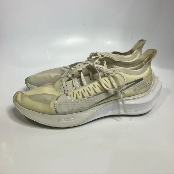 Nike Zoom‎ Gravity platinum tint sneakers size 8 - Image 3