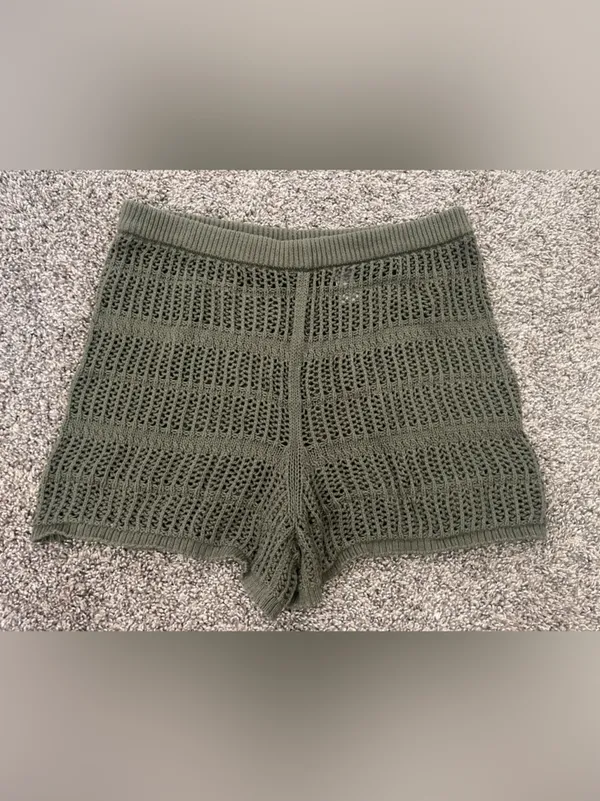 Women’s Aerie Crochet Knit Swim Cover Up Shorts Olive Green Size M - Image 4