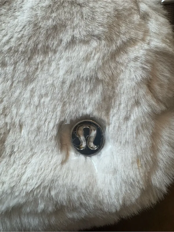 Lululemon Everywhere Belt Bag 1L Fleece Light Ivory Cream NWOT - Image 2
