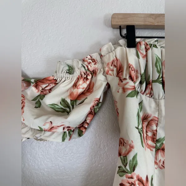 Superdown Revolve Lou Bustier Frill Mini Dress in Nude Floral size Medium $68 - Image 5