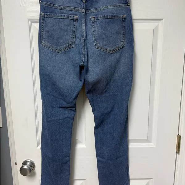 Hollister Ripped Ultra High-Rise mom Jeans 9R - Image 3