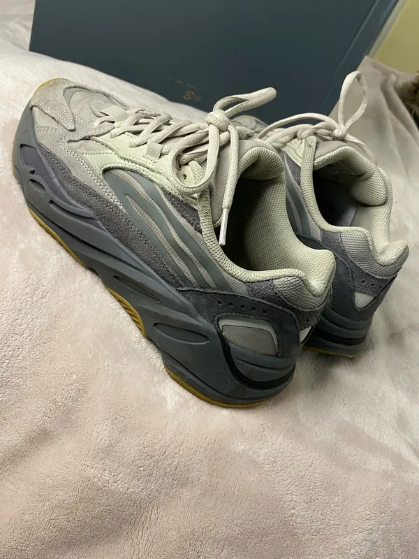 Adidas Yeezy Boost 700 V2 Tephra Gray Low Top Suede Sneakers Mens Size 6.5 - Image 4