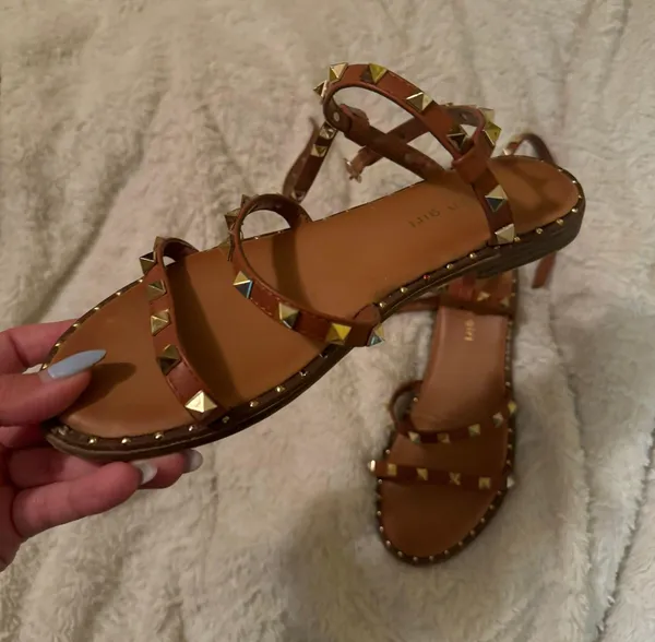 Madden Girl Brown Sandals - Image 2