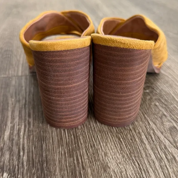 Madewell Sari leather suede crisscross block heel sandals mustard yellow 7.5 - Image 5