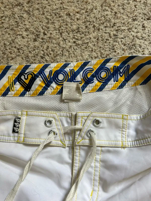 Volcom Printed Shorts  - Image 4