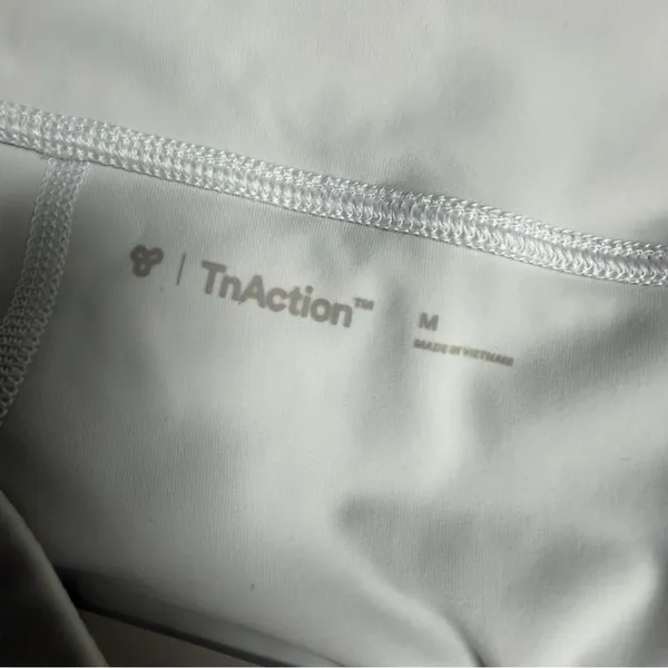 Aritzia TNAction White Tennis Skort Size Medium - Image 5