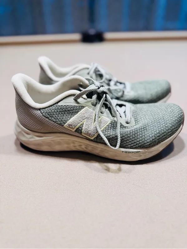 New Balance Fresh Foam Arishi V4 Sneakers Olive Green Women’s 8.5/ Men’s 7 - Image 2