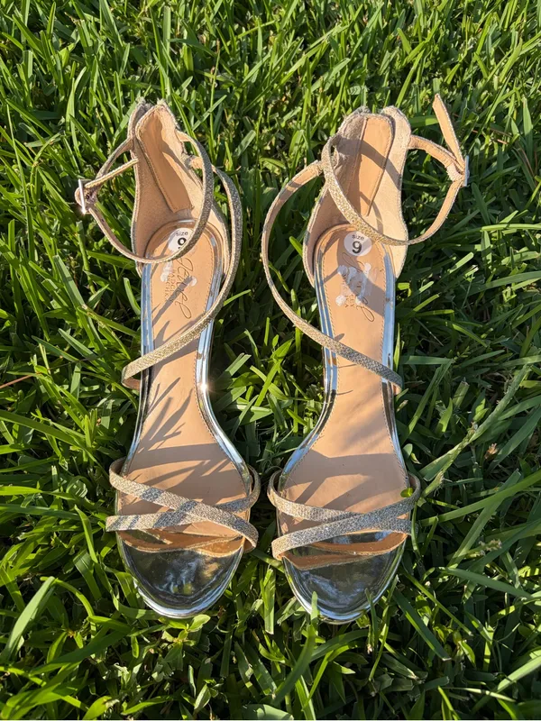 Jewel Badgley Mischka Galen Platform Glitter Evening Sandals – Size 9 - Image 4