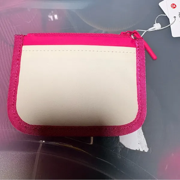 Lululemon True Identity Card Case. NWT Authentic SOLD OUT - Image 2