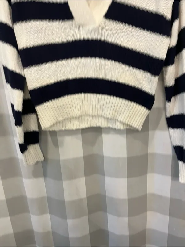 Maeve Cropped Striped V-Neck Sweater in Navy and Cream - Image 2