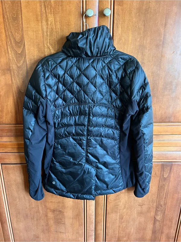Lululemon down for a run pullover - Image 2