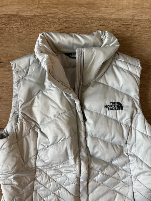 The North Face Grey 550 Vest - Image 4