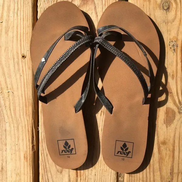 Reef Flat Strappy Beach Sandals Slides Toe Black - Image 3