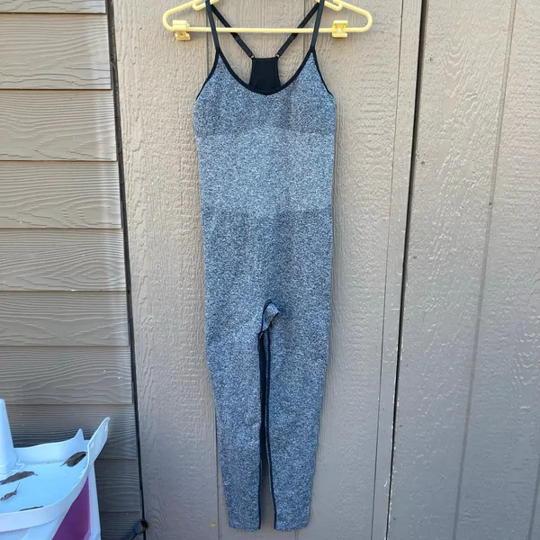 Celebrity Pink Active Seamless Workout Jumpsuit Women’s Small Gray One Piece Athletic Outf - Image 2