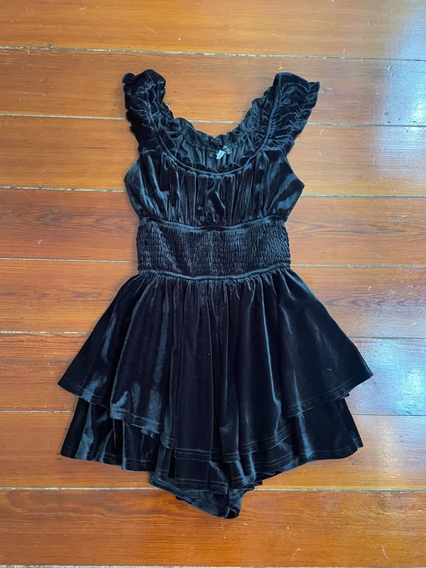 Urban Outfitters Rosie Velvet Smocked Waist Tiered Romper Dark Romantic~XS💚🎀 - Image 3