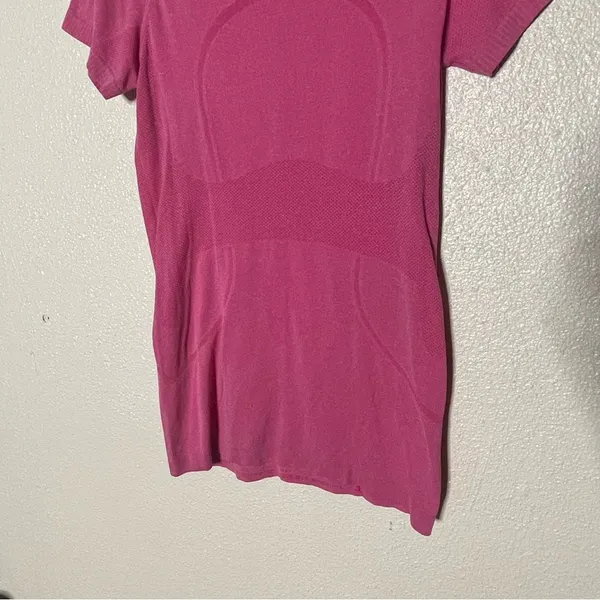 Swiftly Tech Short Sleeve Crew in Sonic Pink Size 6/8 - Image 8