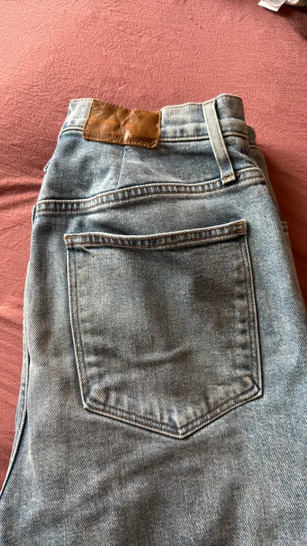 Rivet & Thread Madewell Jeans - Image 4