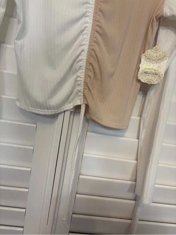 Altard State Tan And White Ribbed Long sleeve Top Size Large - Image 4