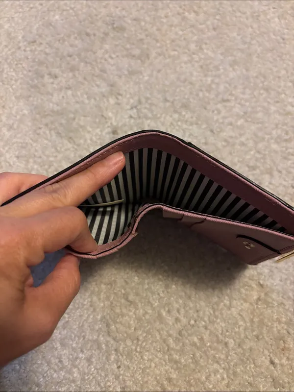 Kate Spade Cameron Street Adalyn wallet - Image 4