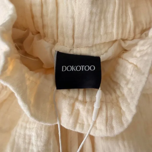 Dokotoo Cream Linen Shorts - Image 2