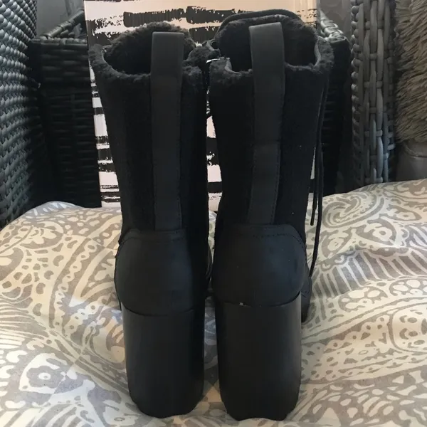 New Dolce Vita Dixy Faux Shearling Trim Heel Platform Boots - Image 6