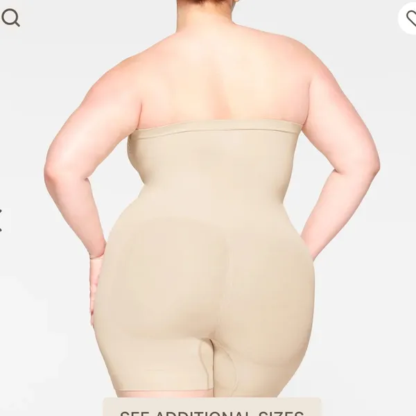 SKIMS Seamless Sculpt Strapless Shortie Bodysuit‎ - Image 6
