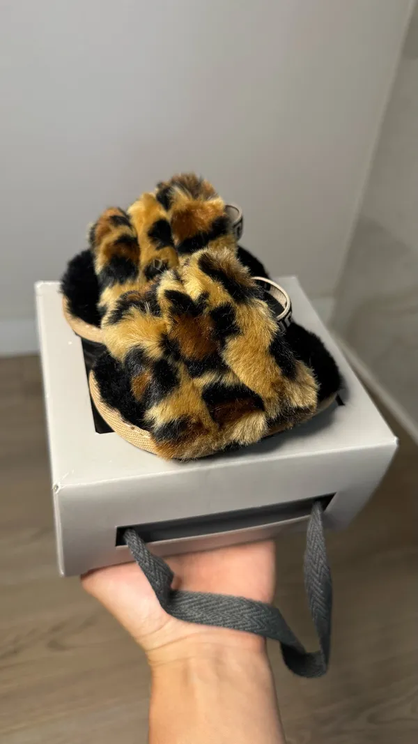 UGG Slippers Fluff Yeah Slide - Image 3