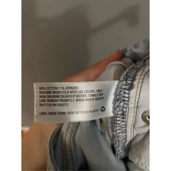 Universal Threads Ripped Distressed Straight Jeans Size 4/27 - Image 4