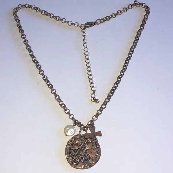 Elegant Aged Metal Boho Cross Pendant Charm Necklace - Image 5