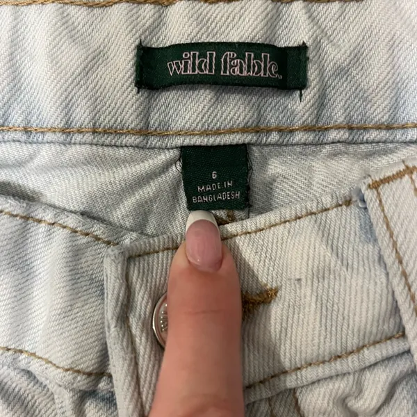 Wild Fable Light/Bleach Wash Ripped Jeans - Image 2