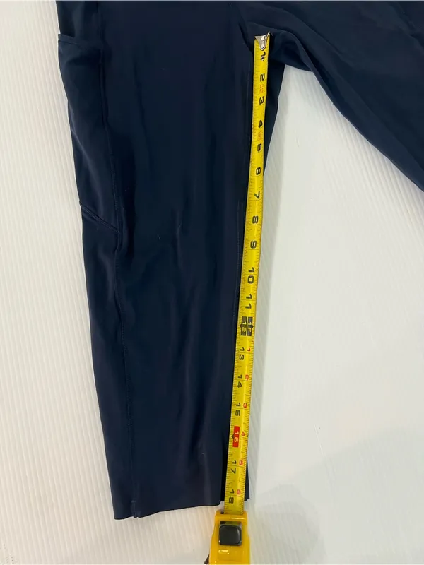 Lululemon Navy High-Waist Athletic Capri Leggings with Pockets - Image 4